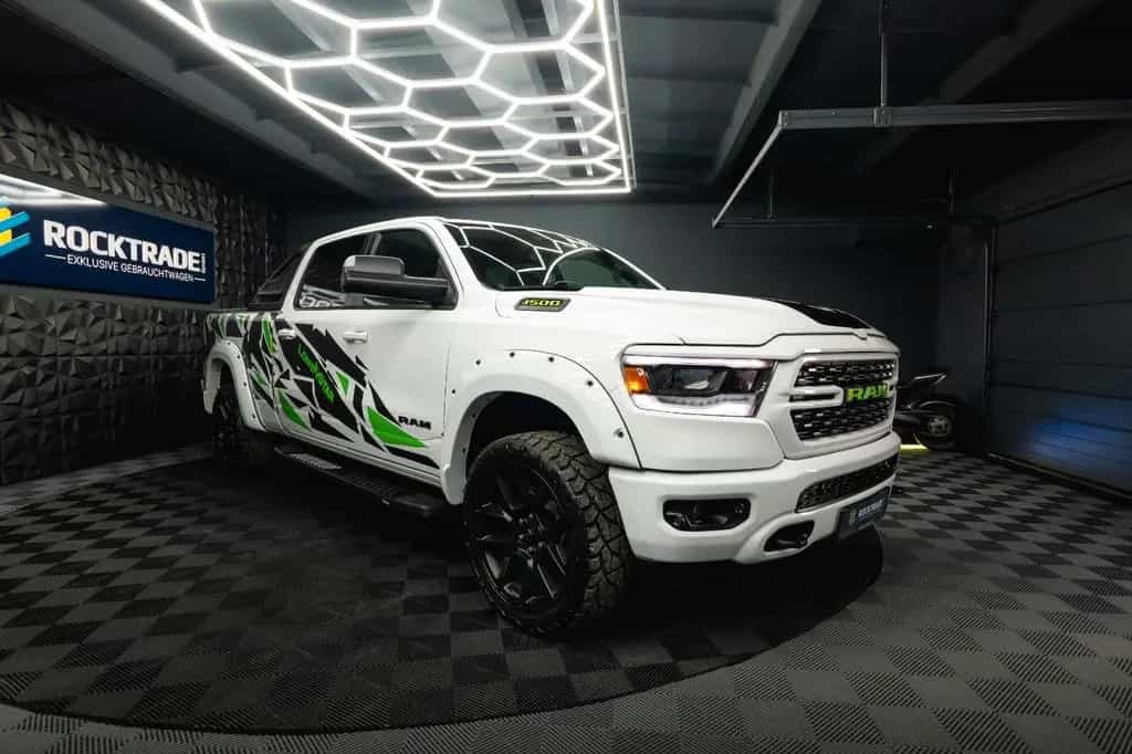 Dodge RAM 5.7 V8 HEMI 4x4 OFFROAD Night-Paket LONGBED 01/2022-photo-10