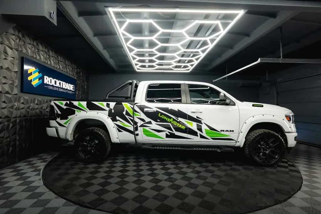 Dodge RAM 5.7 V8 HEMI 4x4 OFFROAD Night-Paket LONGBED 01/2022-photo-11