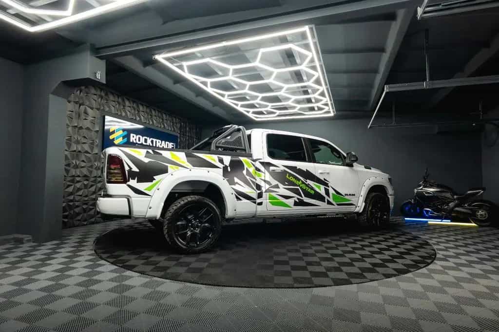 Dodge RAM 5.7 V8 HEMI 4x4 OFFROAD Night-Paket LONGBED 01/2022-photo-15
