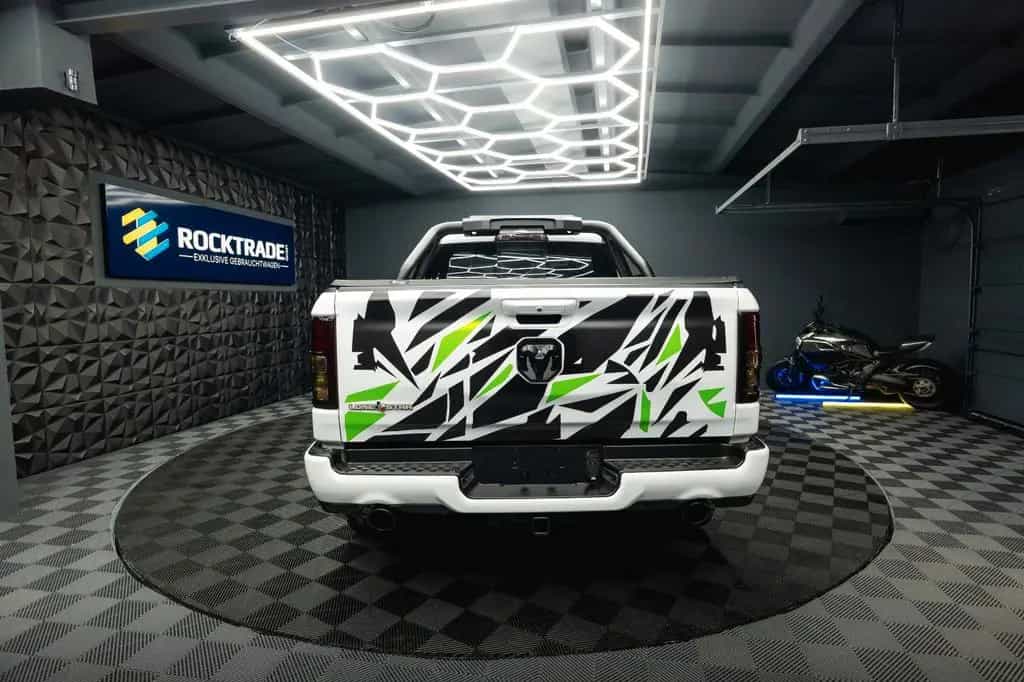 Dodge RAM 5.7 V8 HEMI 4x4 OFFROAD Night-Paket LONGBED 01/2022-photo-18