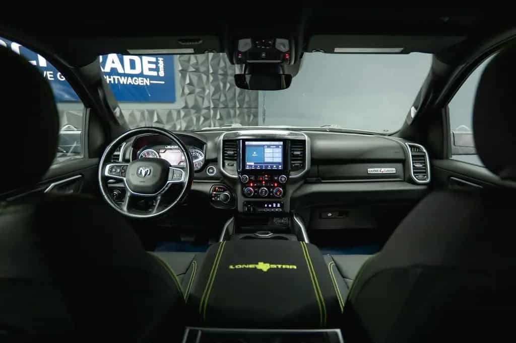 Dodge RAM 5.7 V8 HEMI 4x4 OFFROAD Night-Paket LONGBED 01/2022-photo-22