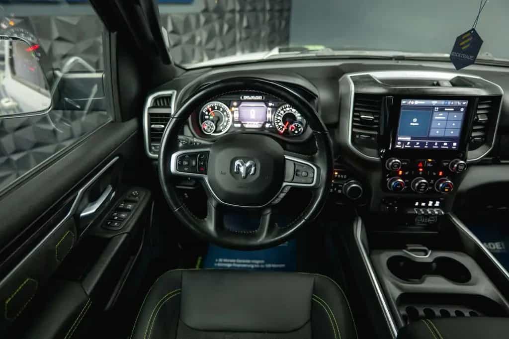Dodge RAM 5.7 V8 HEMI 4x4 OFFROAD Night-Paket LONGBED 01/2022-photo-25