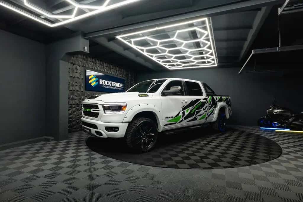 Dodge RAM 5.7 V8 HEMI 4x4 OFFROAD Night-Paket LONGBED 01/2022-photo-3