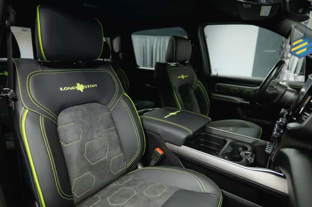 Dodge RAM 5.7 V8 HEMI 4x4 OFFROAD Night-Paket LONGBED 01/2022-photo-46