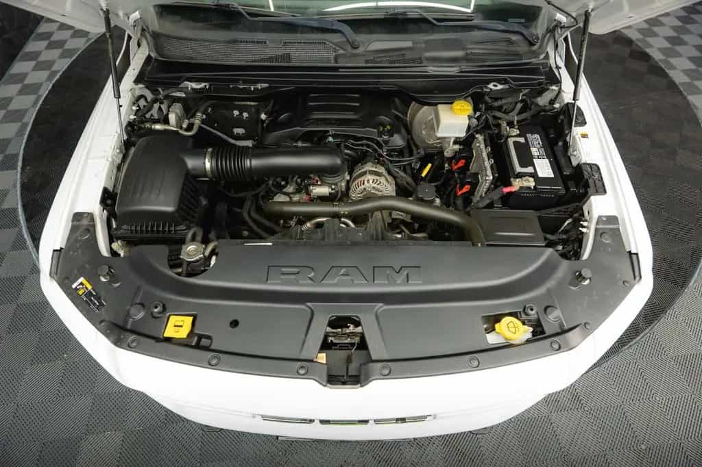 Dodge RAM 5.7 V8 HEMI 4x4 OFFROAD Night-Paket LONGBED 01/2022-photo-47