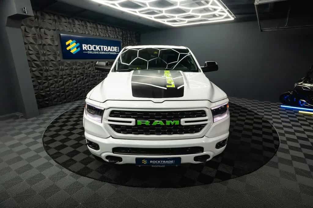 Dodge RAM 5.7 V8 HEMI 4x4 OFFROAD Night-Paket LONGBED 01/2022-photo-5