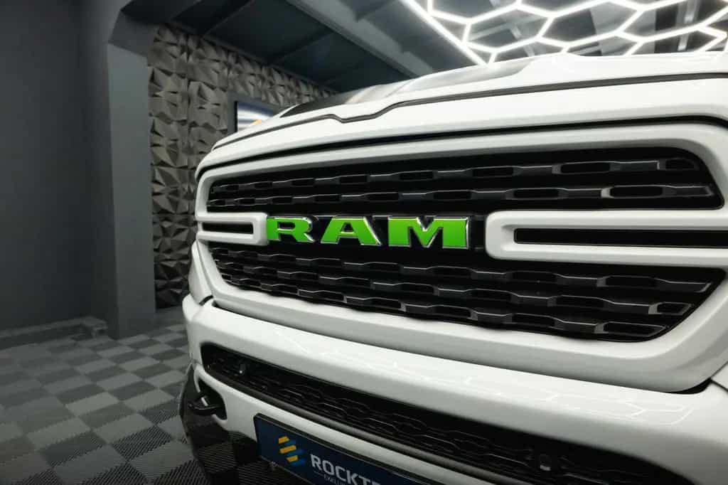 Dodge RAM 5.7 V8 HEMI 4x4 OFFROAD Night-Paket LONGBED 01/2022-photo-6