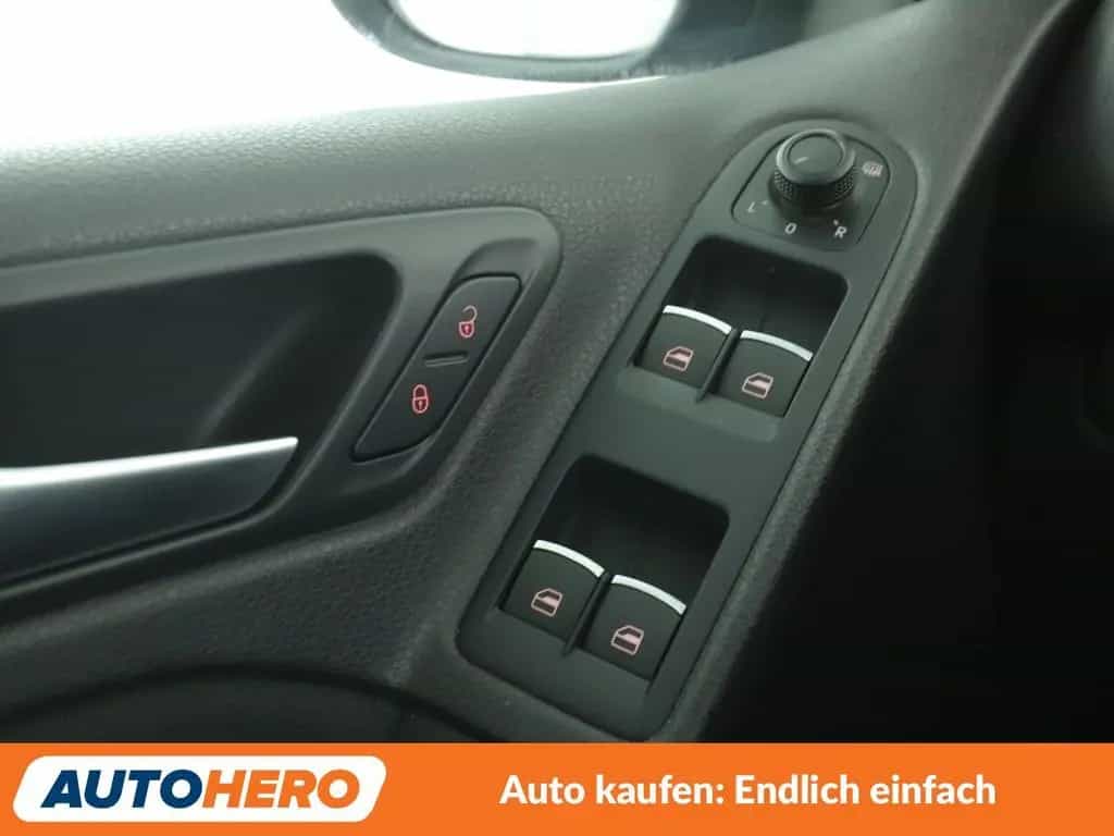 Volkswagen Golf VI 1.2 TSI Lounge BlueMotion Tech*NAVI*PDC* 04/2016-photo-32