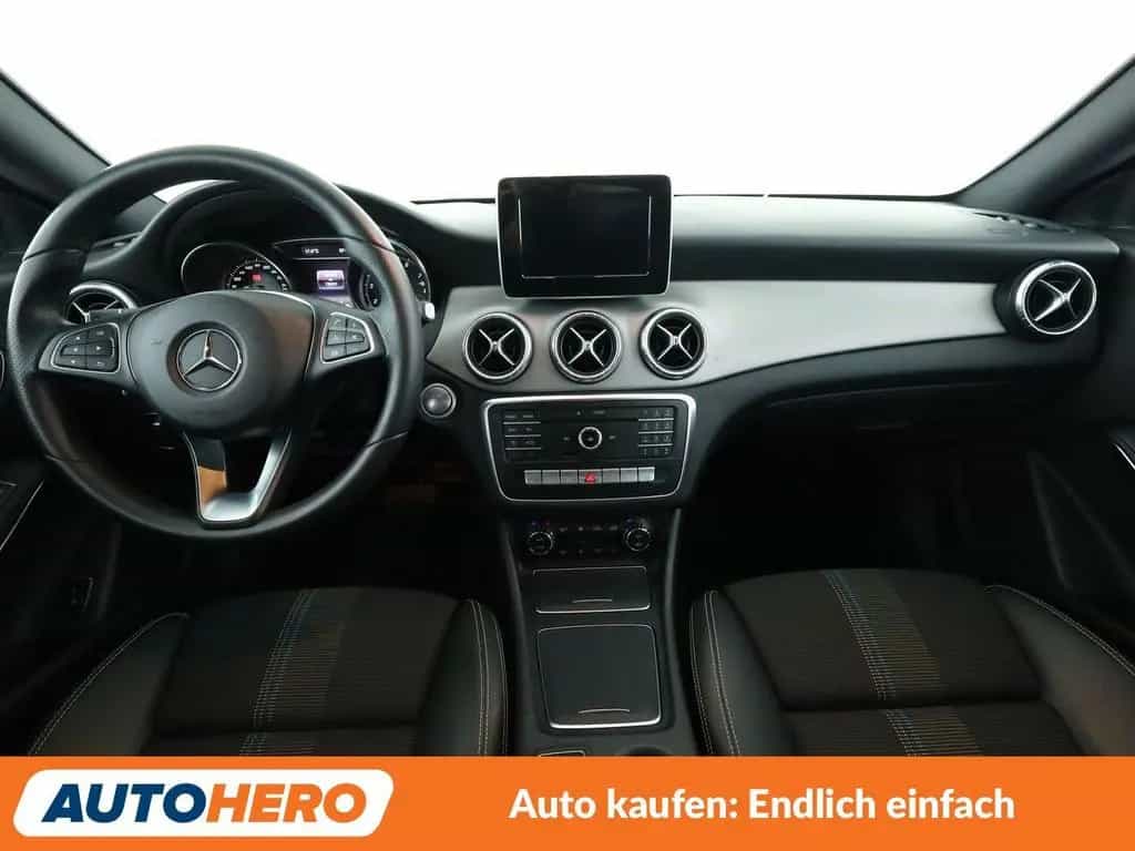 Mercedes-Benz CLA-Class 220 4Matic Urban Aut.*LED*NAVI*TEMPO*CAM*PDC 11/2017-photo-11
