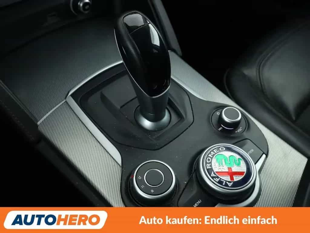 Alfa Romeo Stelvio 2.2 JTDM Super Q4 Aut.*NAV*XENON*ACC*CAM*PDC* 11/2017-photo-25
