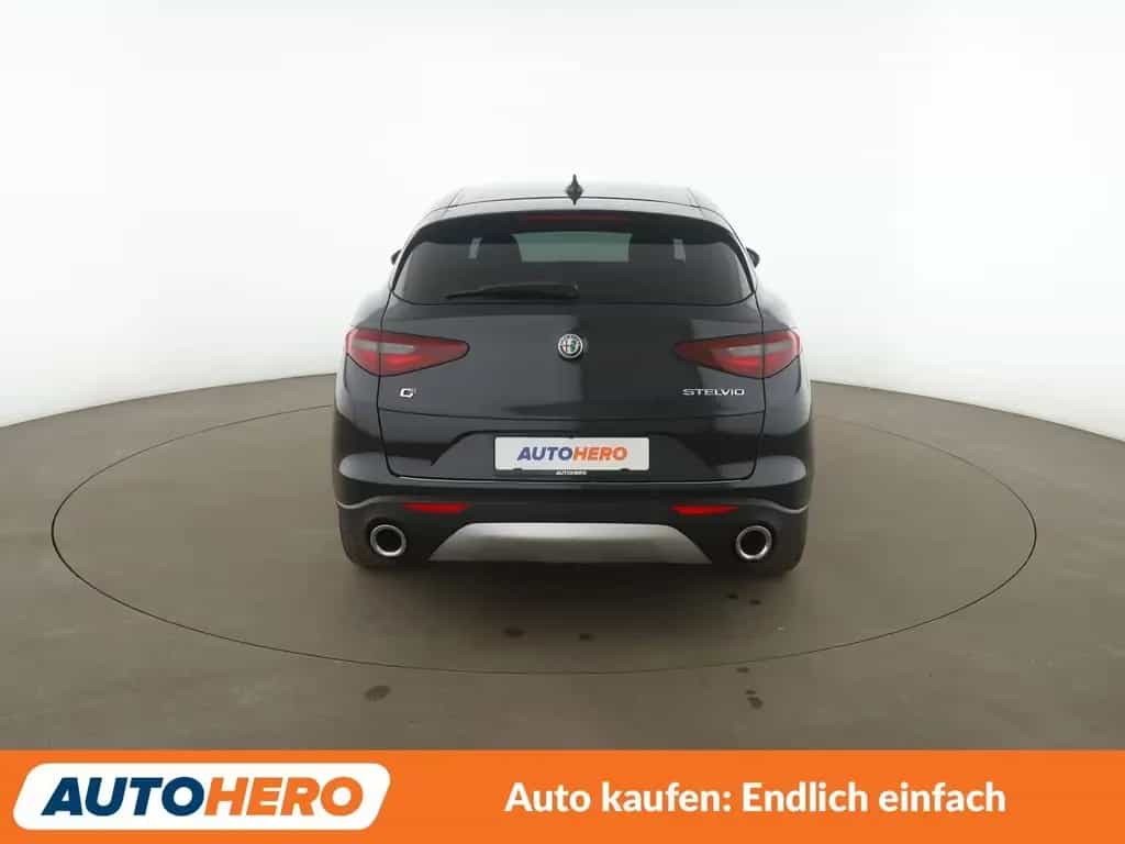 Alfa Romeo Stelvio 2.2 JTDM Super Q4 Aut.*NAV*XENON*ACC*CAM*PDC* 11/2017-photo-4