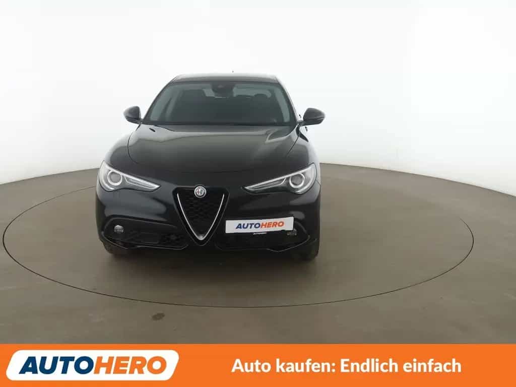 Alfa Romeo Stelvio 2.2 JTDM Super Q4 Aut.*NAV*XENON*ACC*CAM*PDC* 11/2017-photo-8