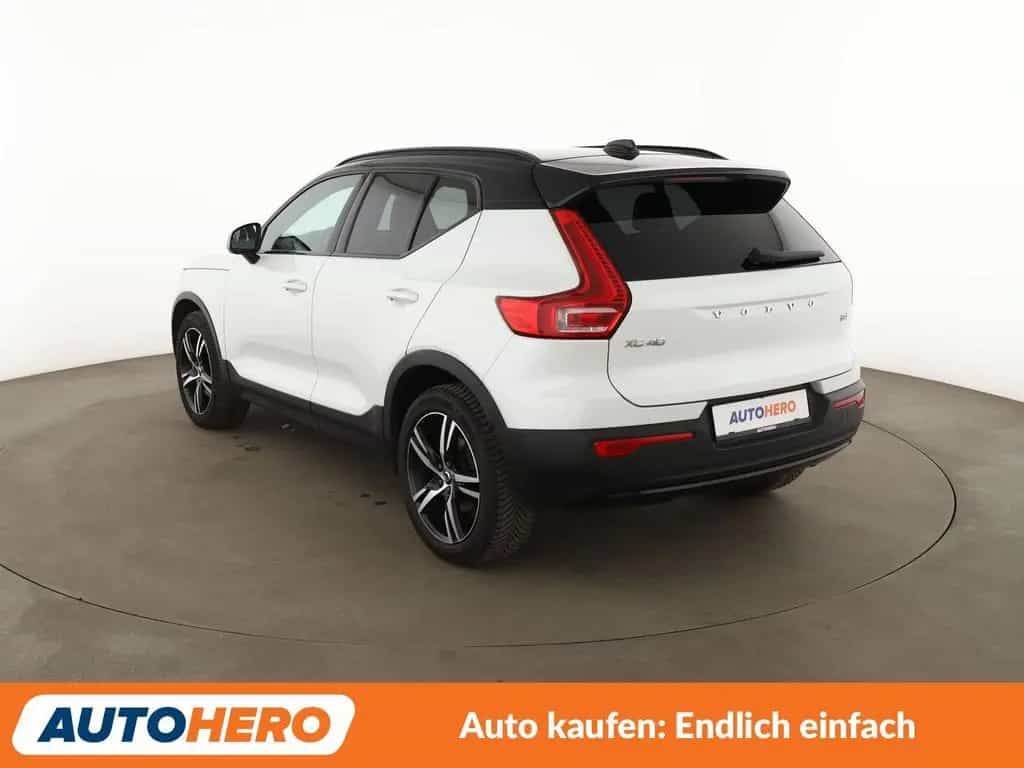Volvo 2.0 B4 R-Design 2WD Aut.*NAV*LED*TEMP*CAM*PDC* 04/2021-photo-2