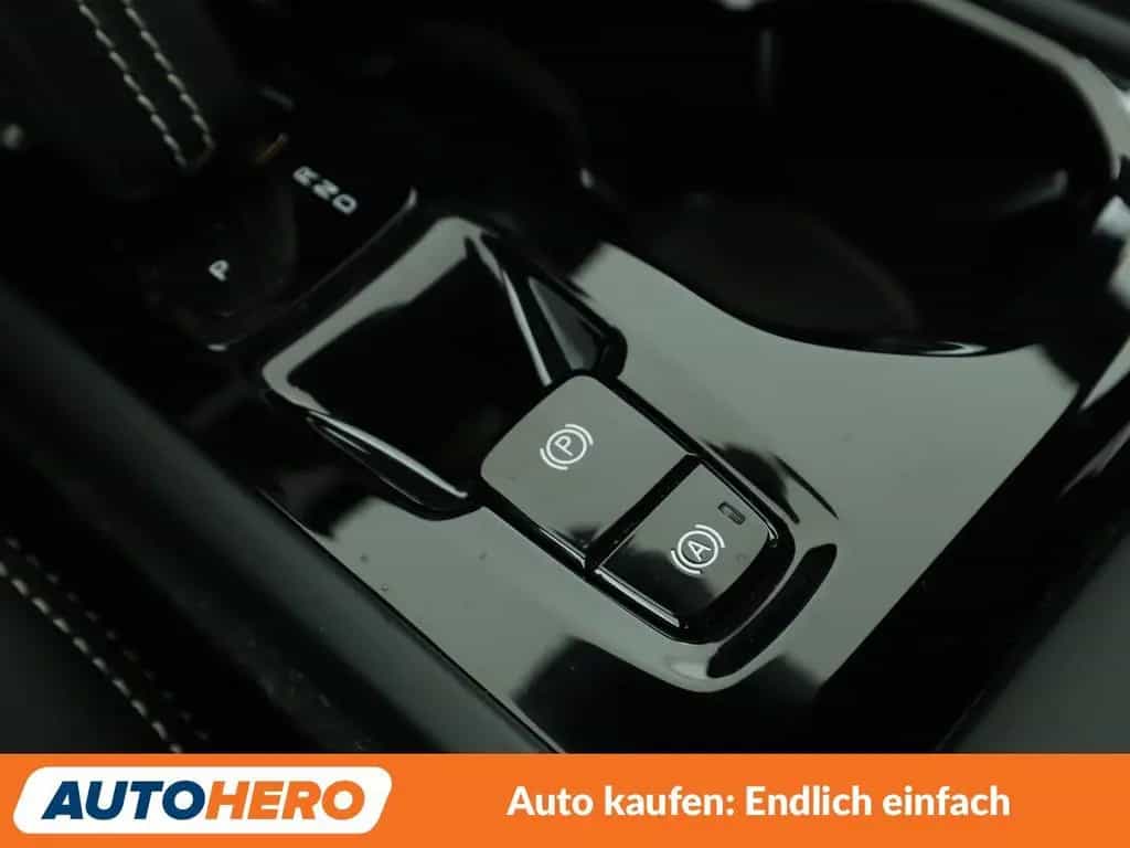 Volvo 2.0 B4 R-Design 2WD Aut.*NAV*LED*TEMP*CAM*PDC* 04/2021-photo-24