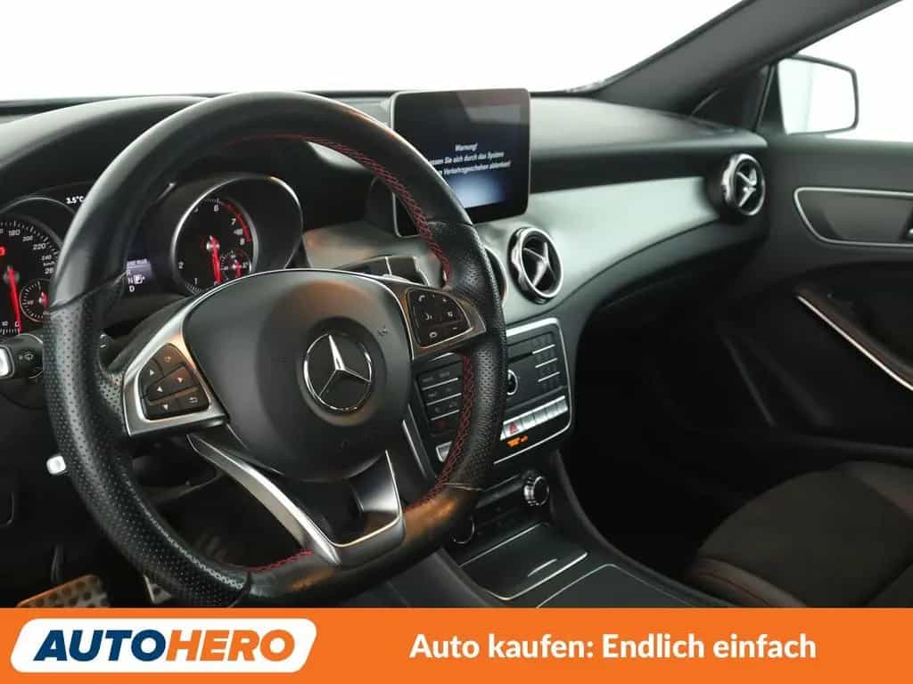 Mercedes-Benz GLA 220 GLA-Klasse GLA 220 4Matic AMG Line Aut.*NAV*LED* 10/2018-photo-10