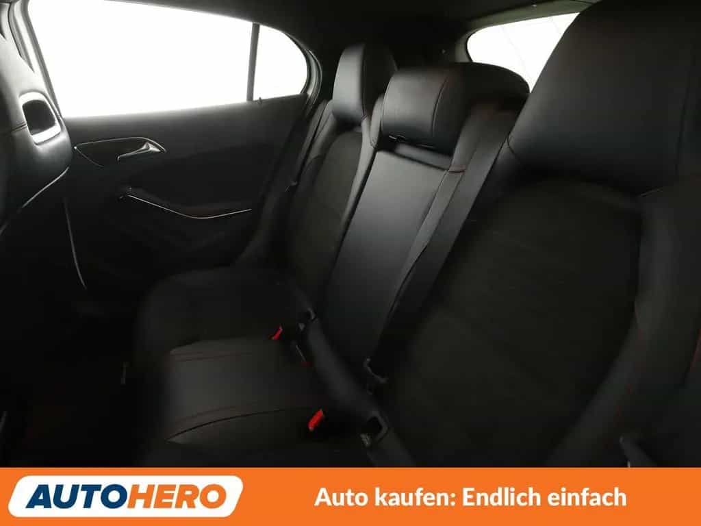 Mercedes-Benz GLA 220 GLA-Klasse GLA 220 4Matic AMG Line Aut.*NAV*LED* 10/2018-photo-13