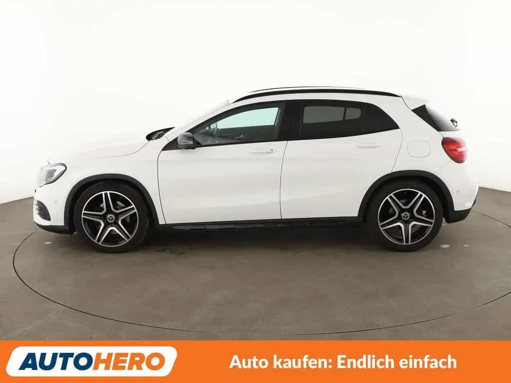 Mercedes-Benz GLA 220 GLA-Klasse GLA 220 4Matic AMG Line Aut.*NAV*LED* 10/2018-photo-2