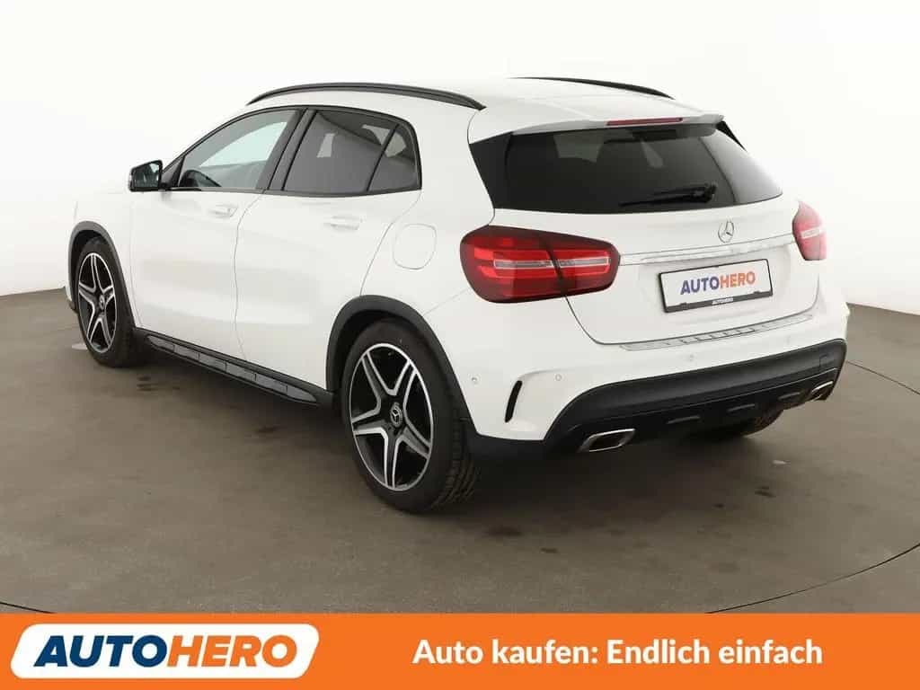 Mercedes-Benz GLA 220 GLA-Klasse GLA 220 4Matic AMG Line Aut.*NAV*LED* 10/2018-photo-3