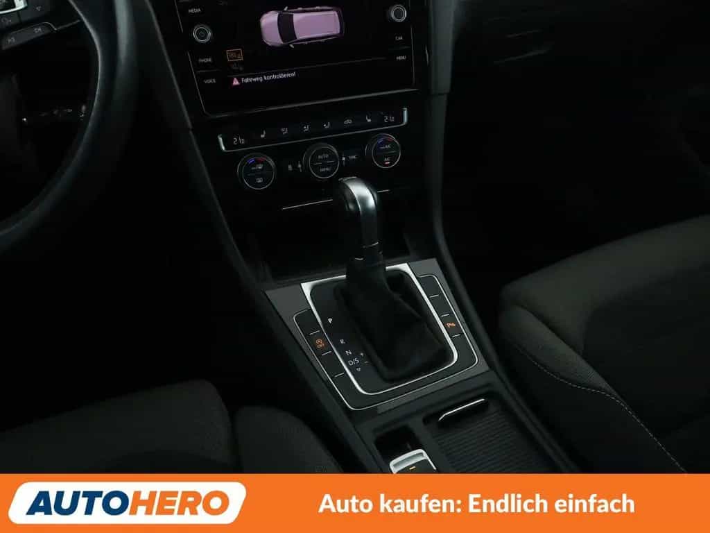 Volkswagen Golf VII 1.5 TSI ACT Highline BM Aut.*NAVI*LED* 11/2017-photo-20