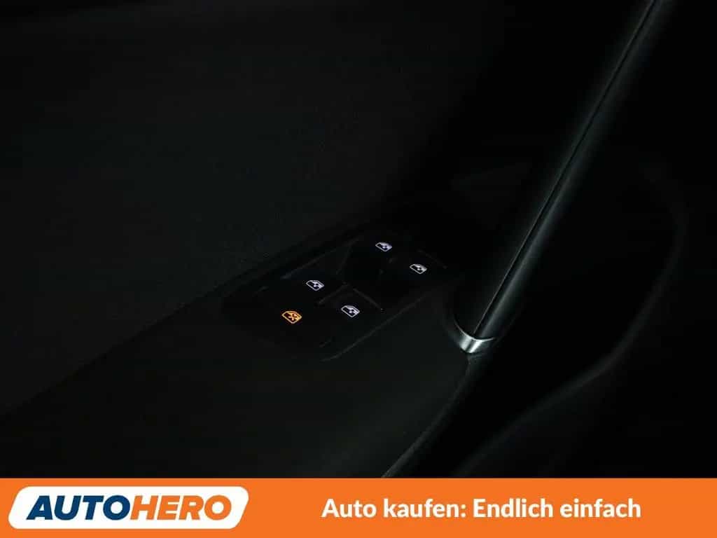 Volkswagen Golf VII 1.5 TSI ACT Highline BM Aut.*NAVI*LED* 11/2017-photo-27