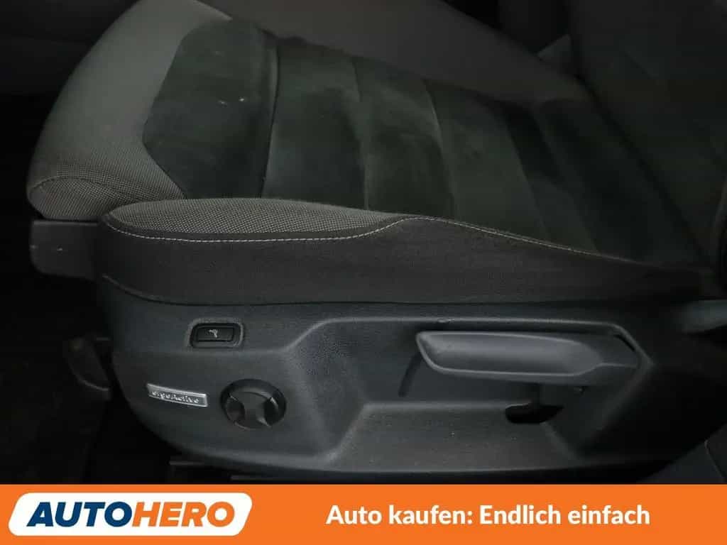 Volkswagen Golf VII 1.5 TSI ACT Highline BM Aut.*NAVI*LED* 11/2017-photo-28