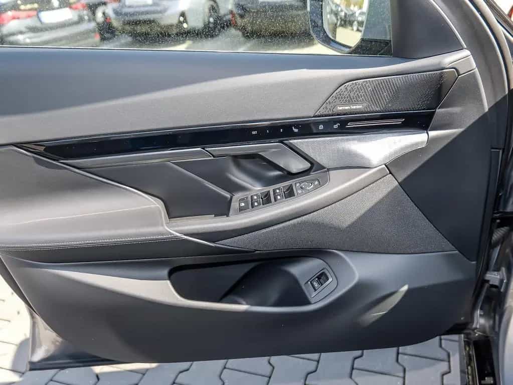BMW 5 Series 520d xDrive M Sport HUD ACC AHK 360°KAM RFK LED 12/2023-photo-18