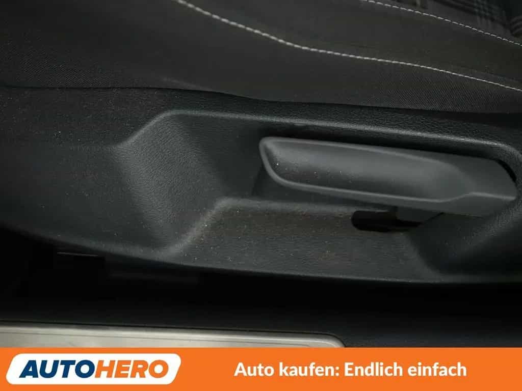 Volkswagen Golf VII 2.0 TDI GTD BMT Aut.*NAV*XENON*TEMPO*SH 01/2017-photo-25