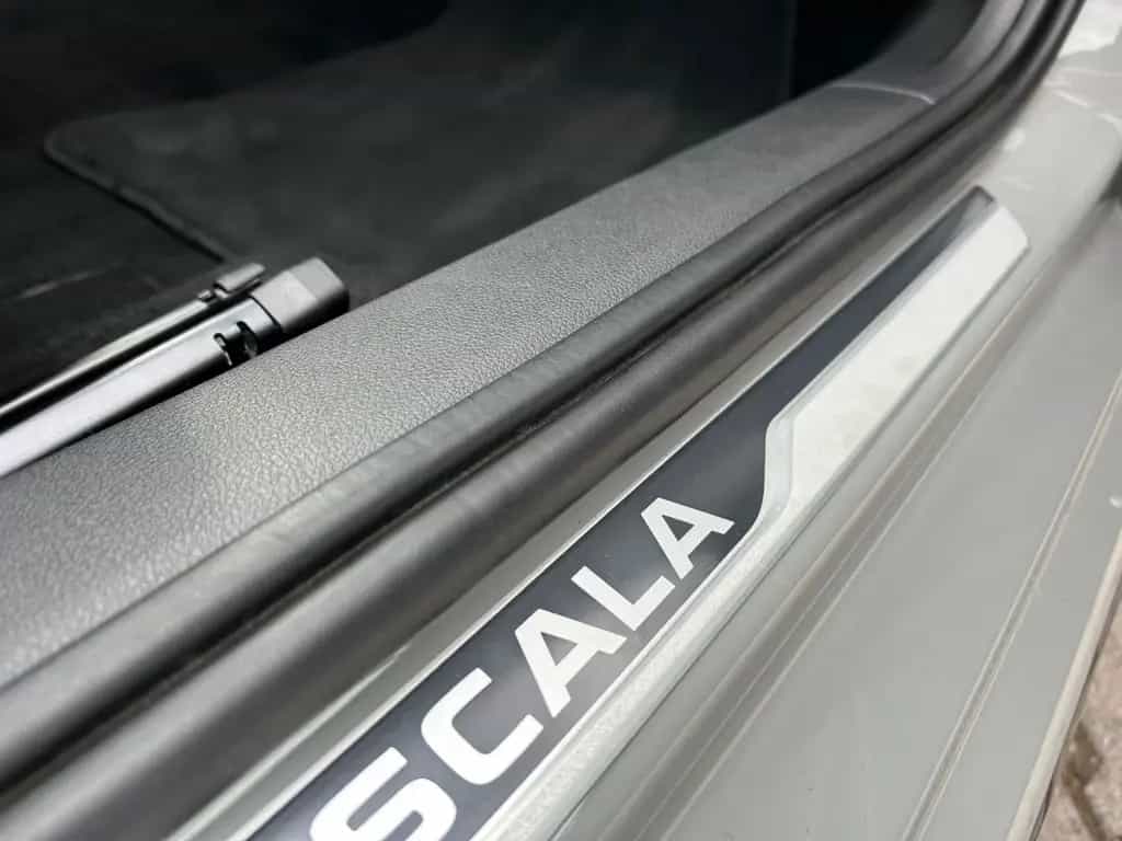 Skoda Scala FL DSG Monte Carlo BehWind Matrix 5JGarant 01/2025-photo-8