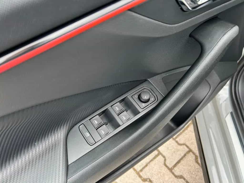 Skoda Scala FL DSG Monte Carlo BehWind Matrix 5JGarant 01/2025-photo-9