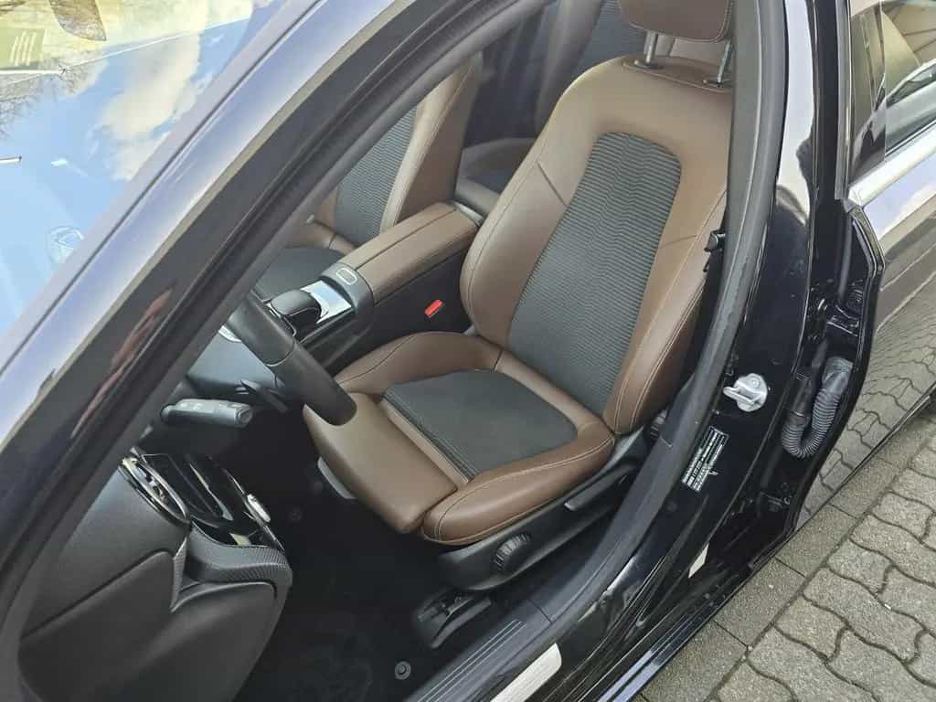 Mercedes-Benz A 200 Progressive*PANO-DACH*NAVIGATION*SITZHEIZU 12/2018-photo-3