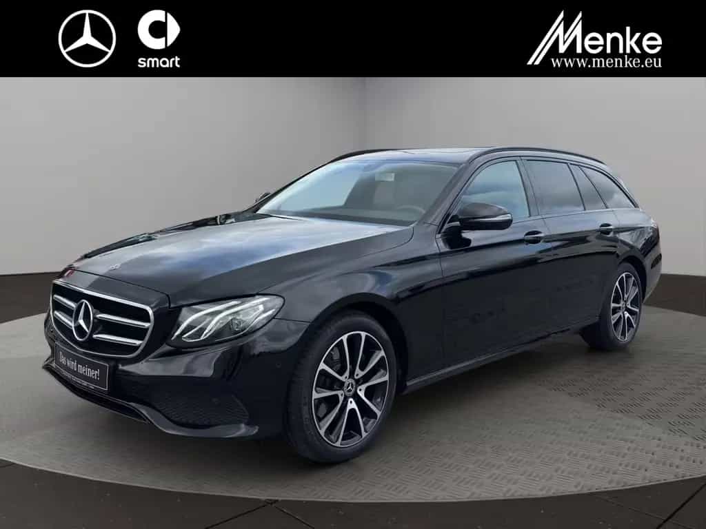 Mercedes-Benz E 200 4M T-Mod Night+AHK+Schiebedach+DAB+Kamera 04/2019-photo-0