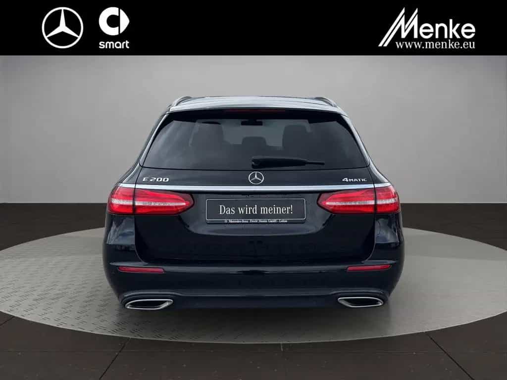 Mercedes-Benz E 200 4M T-Mod Night+AHK+Schiebedach+DAB+Kamera 04/2019-photo-4
