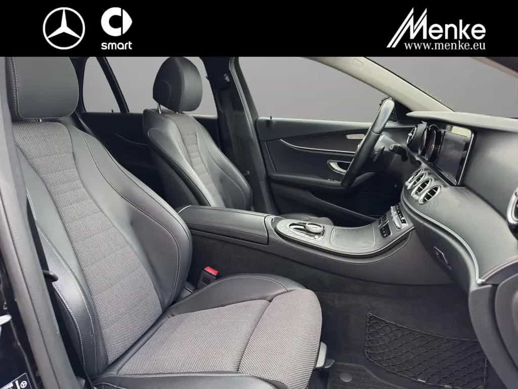 Mercedes-Benz E 200 4M T-Mod Night+AHK+Schiebedach+DAB+Kamera 04/2019-photo-5