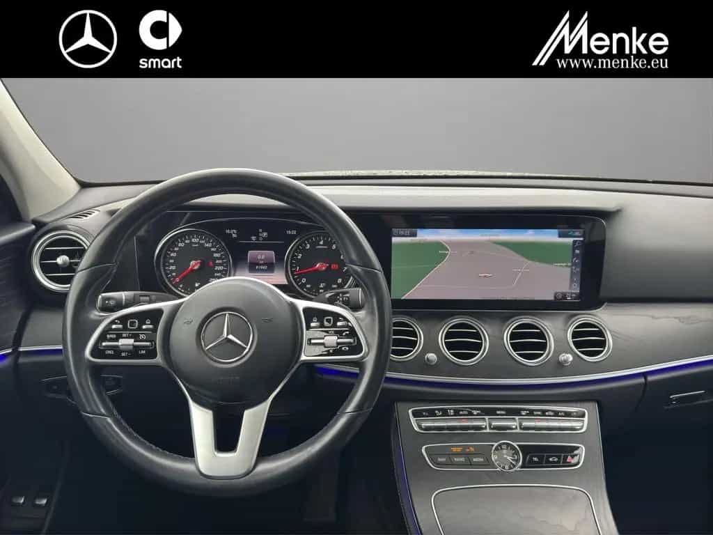Mercedes-Benz E 200 4M T-Mod Night+AHK+Schiebedach+DAB+Kamera 04/2019-photo-8
