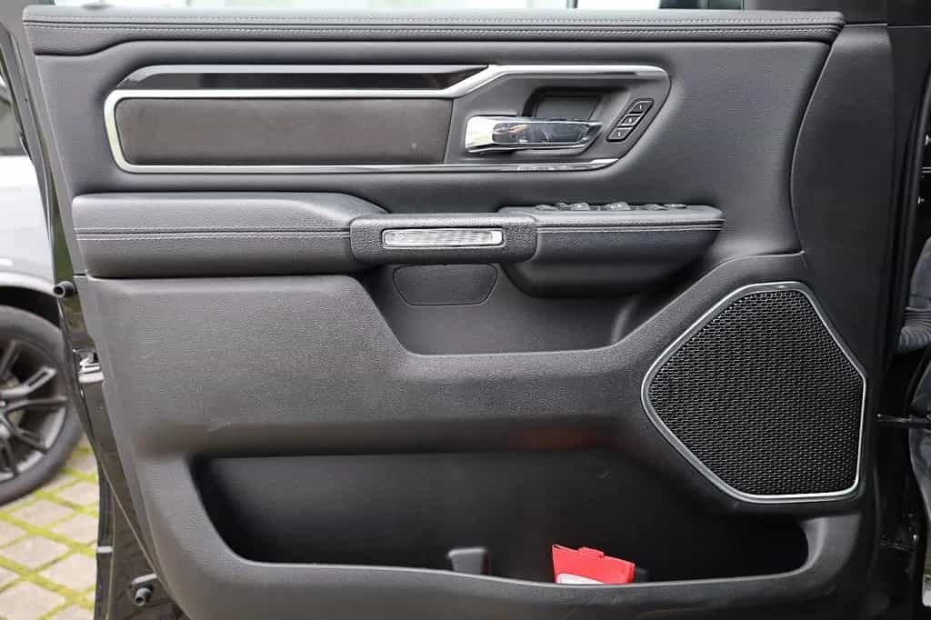 Dodge RAM 5.7 Laramie/BRC GAS/AHK/APPLE/SHZ/LHZ/R20 12/2022-photo-8