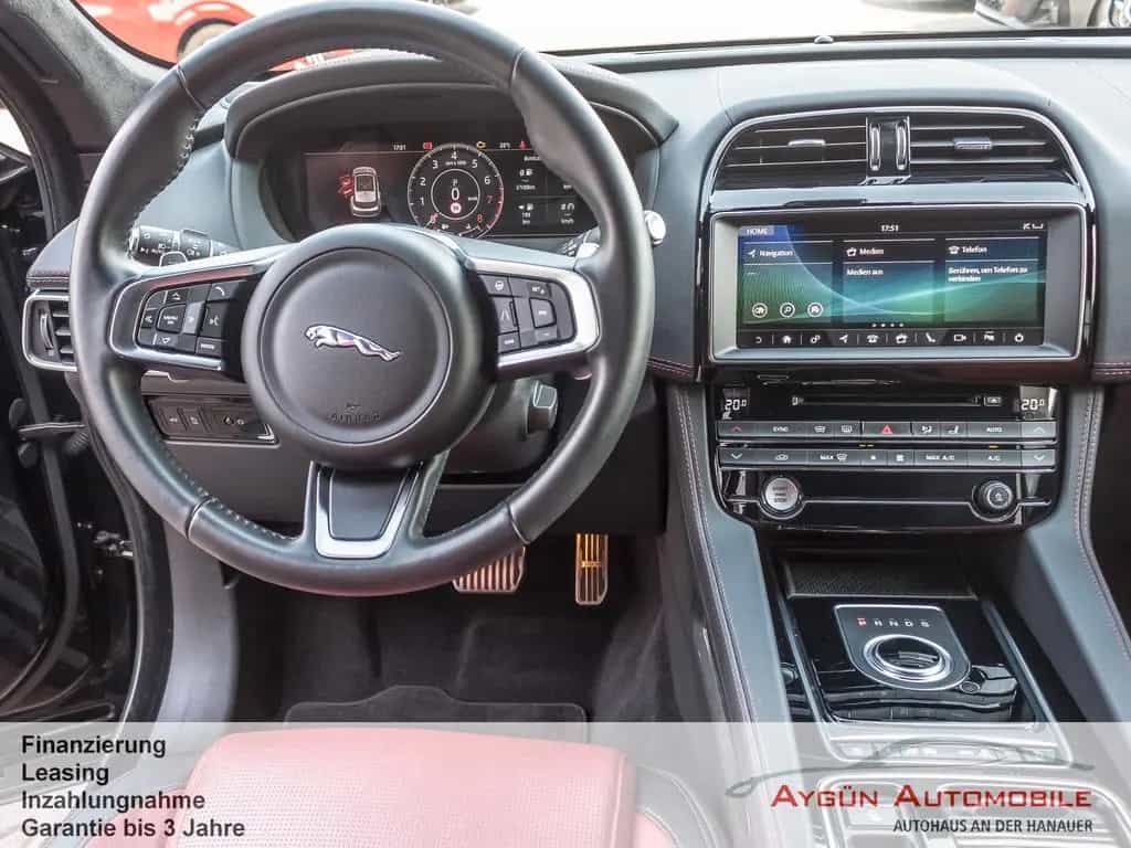 Jaguar F-Pace 25t Chequered Flag AWD*360-Kamera* 09/2020-photo-11