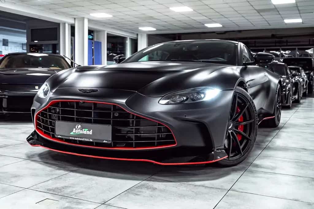 Aston Martin V12 Vantage *Q Paint*Black Beast*Carbon*1/333*New 08/2022-photo-0