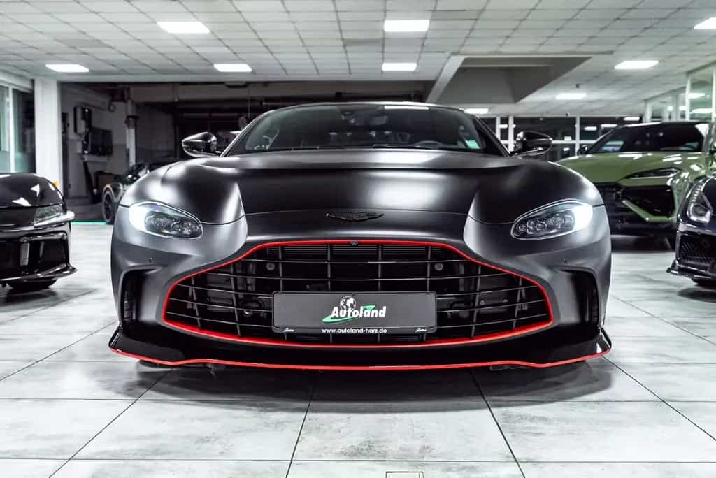 Aston Martin V12 Vantage *Q Paint*Black Beast*Carbon*1/333*New 08/2022-photo-1
