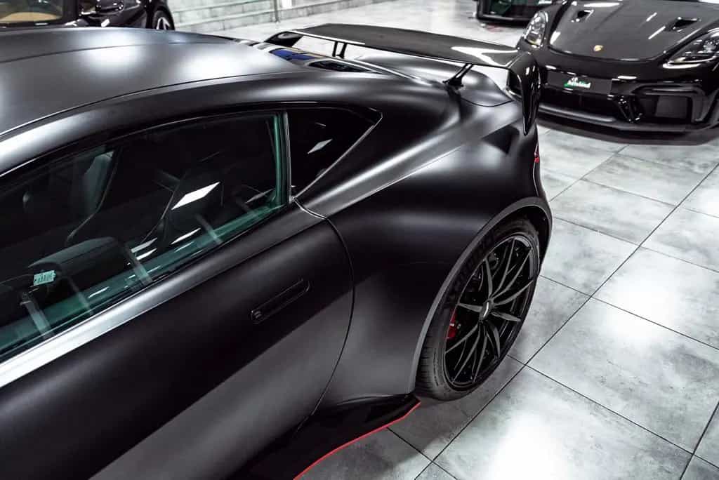 Aston Martin V12 Vantage *Q Paint*Black Beast*Carbon*1/333*New 08/2022-photo-14