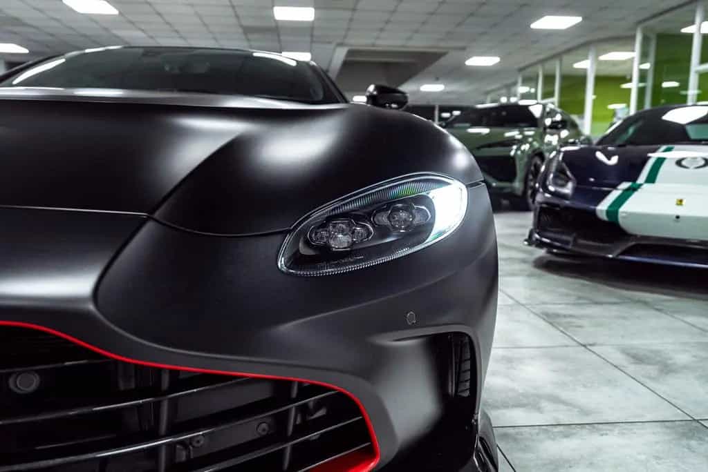 Aston Martin V12 Vantage *Q Paint*Black Beast*Carbon*1/333*New 08/2022-photo-9