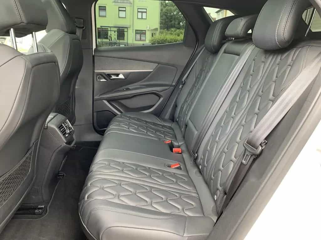 Peugeot 3008 GT-Line Pano+AHK+LEDER+Focal+360*Kamera+Nav 06/2020-photo-10