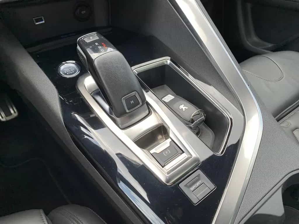 Peugeot 3008 GT-Line Pano+AHK+LEDER+Focal+360*Kamera+Nav 06/2020-photo-14