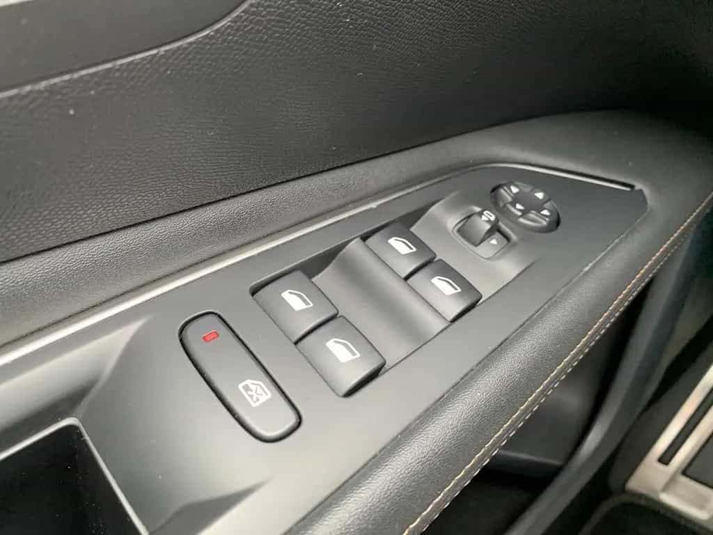 Peugeot 3008 GT-Line Pano+AHK+LEDER+Focal+360*Kamera+Nav 06/2020-photo-27
