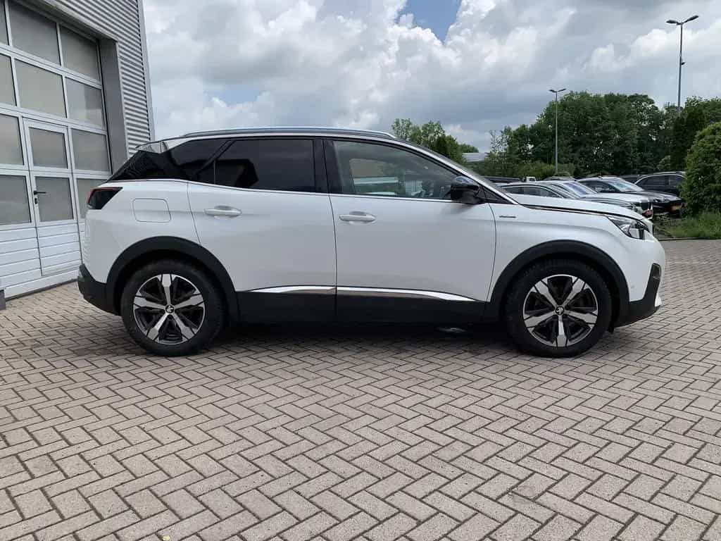 Peugeot 3008 GT-Line Pano+AHK+LEDER+Focal+360*Kamera+Nav 06/2020-photo-3