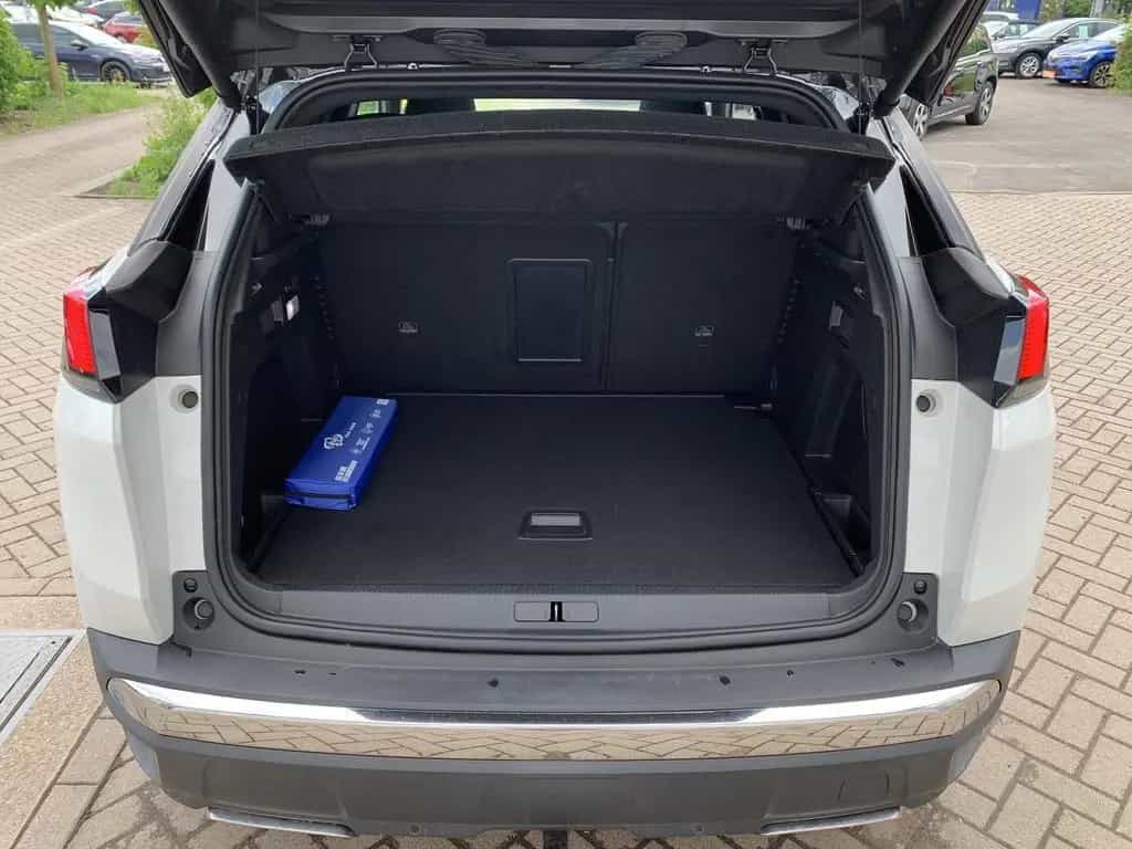 Peugeot 3008 GT-Line Pano+AHK+LEDER+Focal+360*Kamera+Nav 06/2020-photo-5