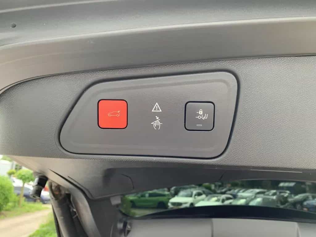 Peugeot 3008 GT-Line Pano+AHK+LEDER+Focal+360*Kamera+Nav 06/2020-photo-6