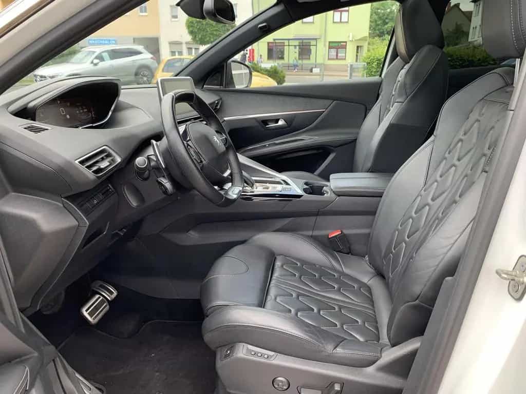 Peugeot 3008 GT-Line Pano+AHK+LEDER+Focal+360*Kamera+Nav 06/2020-photo-9
