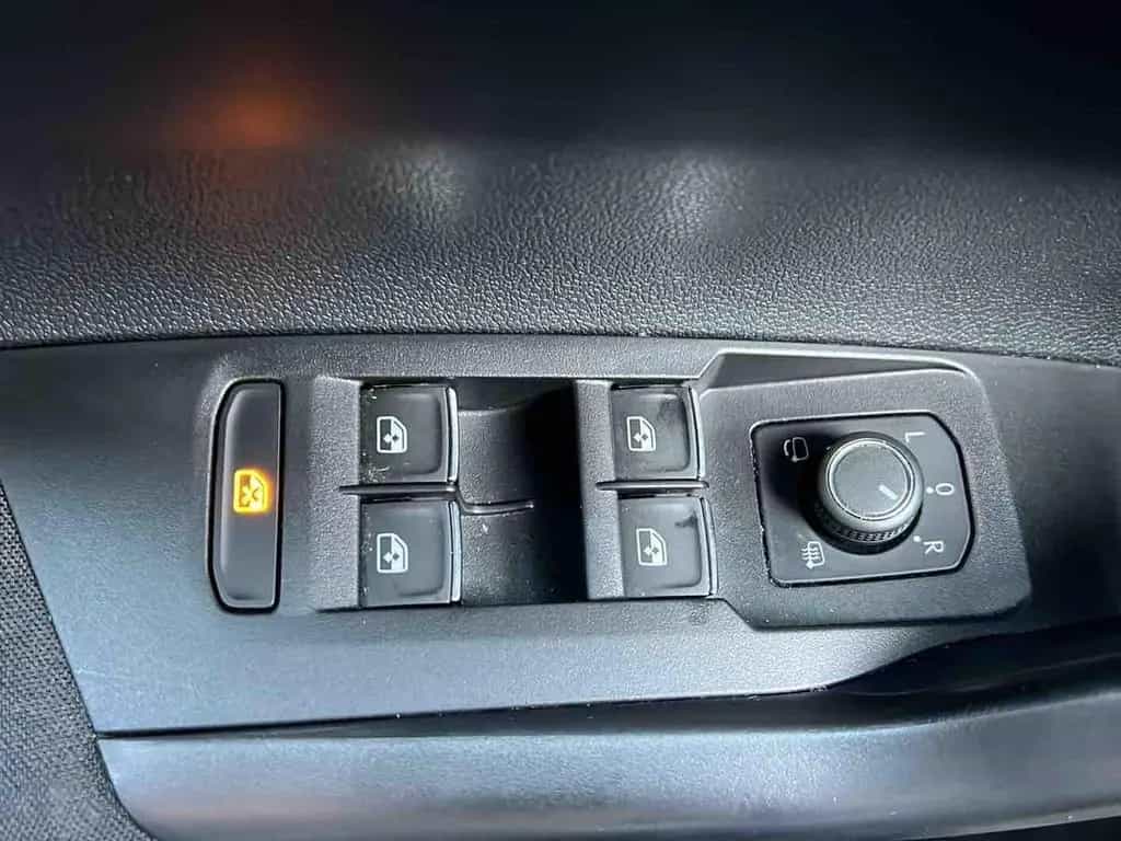 Volkswagen Taigo 1.0 TSI Style *IQ, CAM, Navi,App, Winterp* 08/2022-photo-13