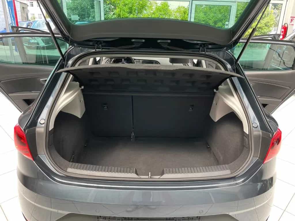 Seat Leon FR PDC LED RFK SHZ 08/2019-photo-10