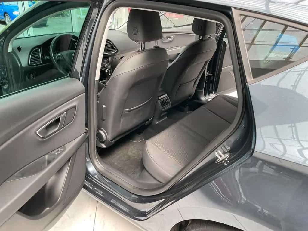 Seat Leon FR PDC LED RFK SHZ 08/2019-photo-11